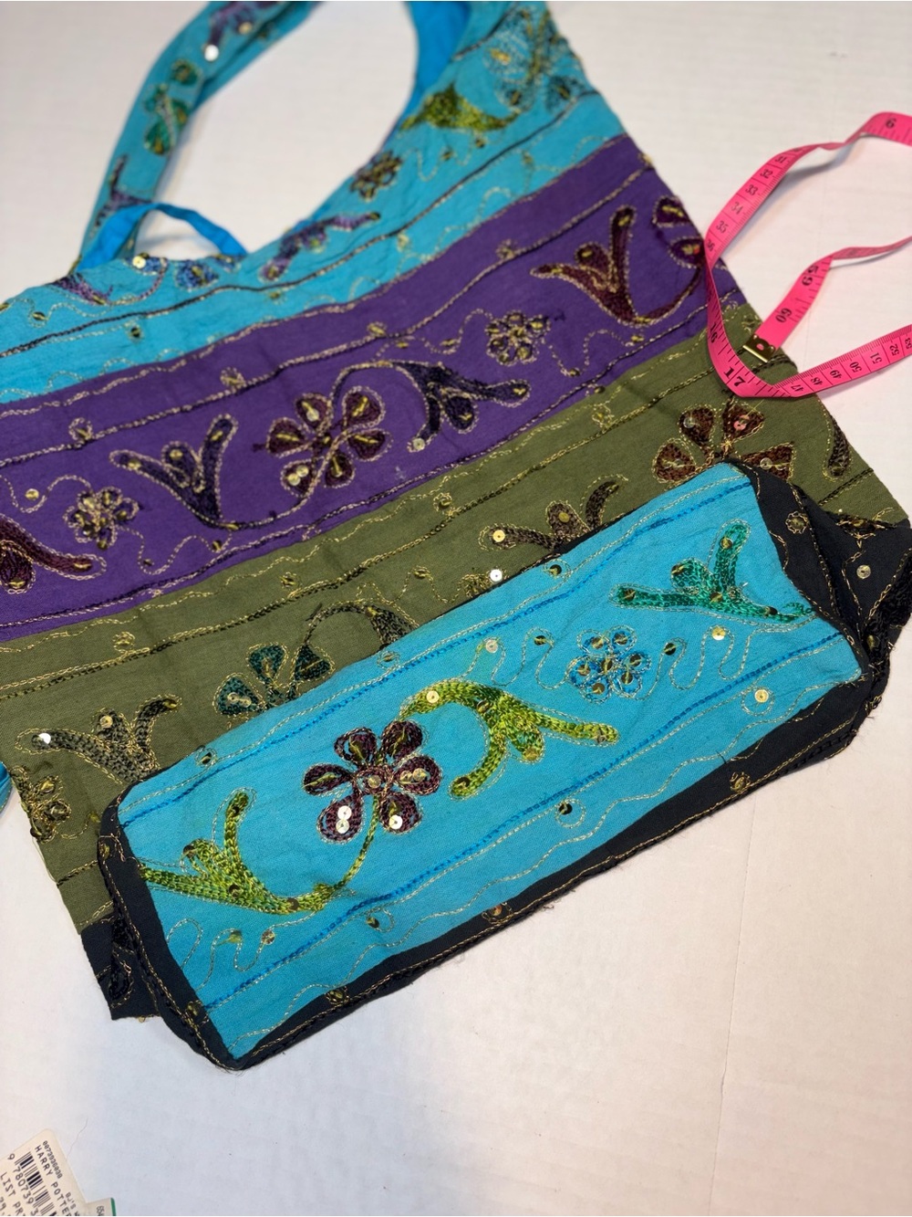 colorful embroidered and sequined hobo-style shoulder bag - Picture 4 of 10